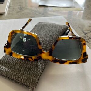Peepers reading sunglasses